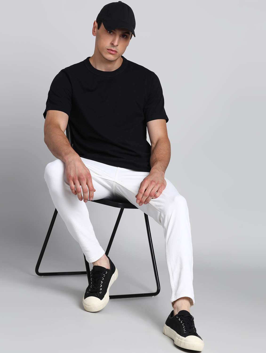 men solid mid rise slim fit jean - 21596261 -  Standard Image - 3