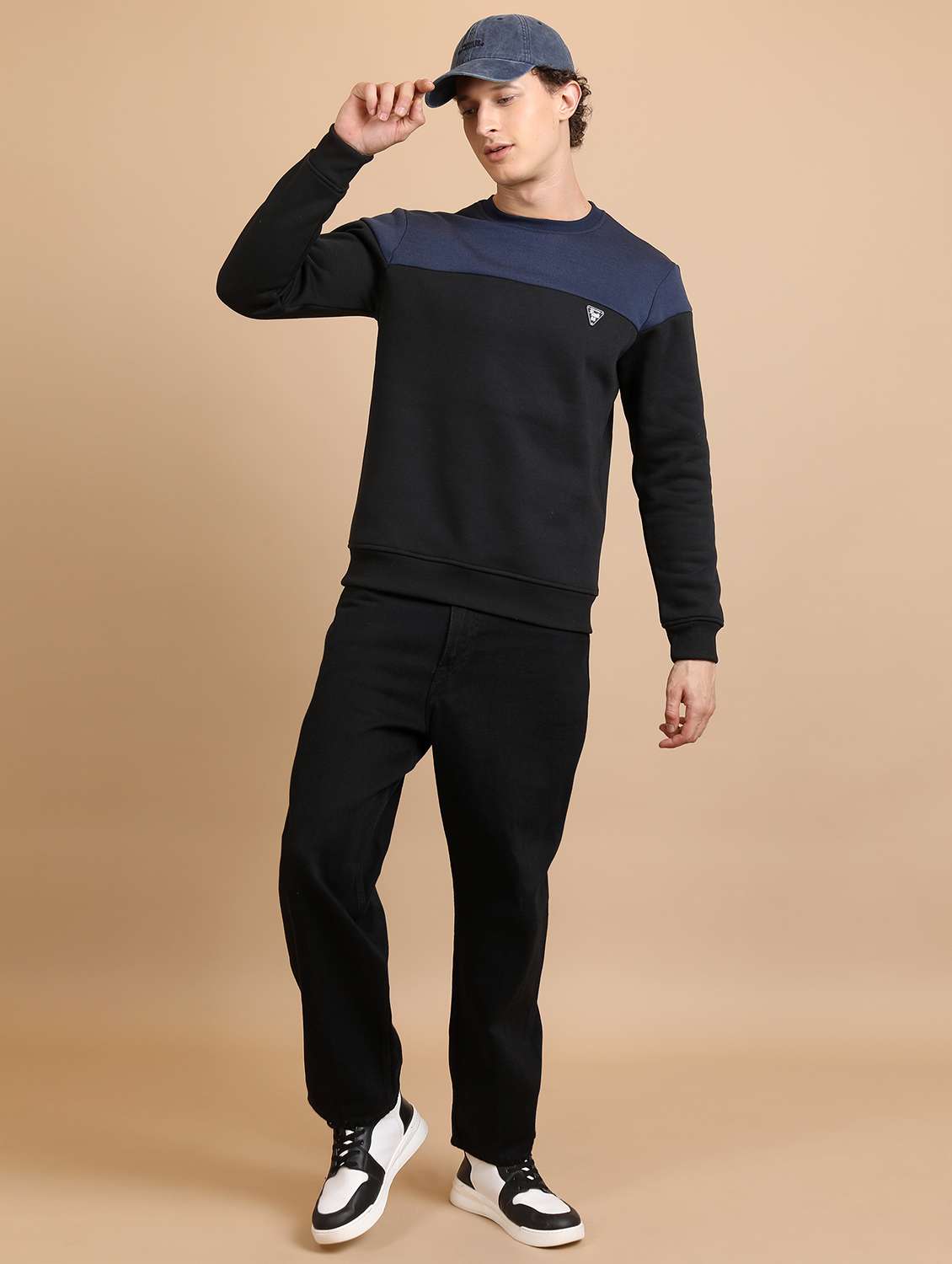 men long sleeves color block sweatshirt - 21596509 - Standard Image - 3