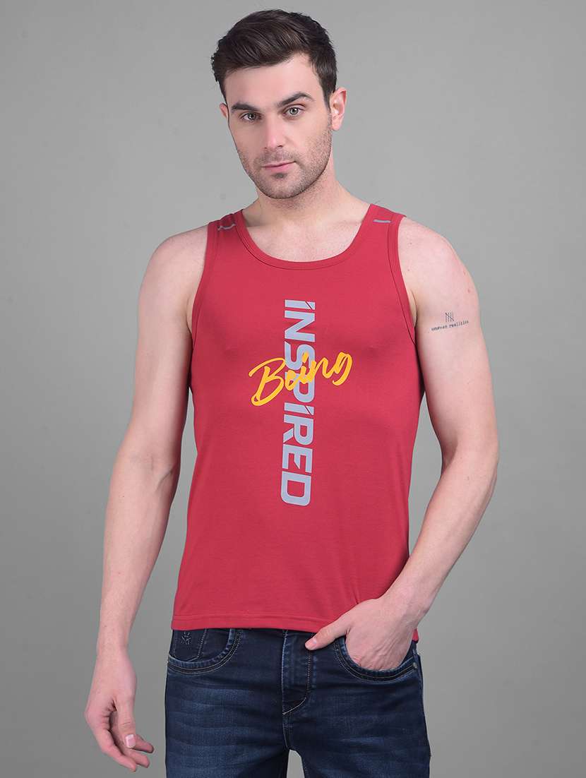 men red typographic print vest