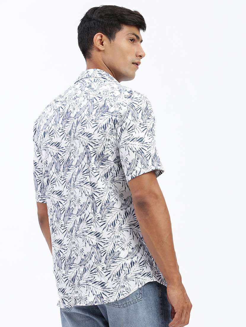 men short sleeves printed casual shirt - 21597478 -  Standard Image - 3