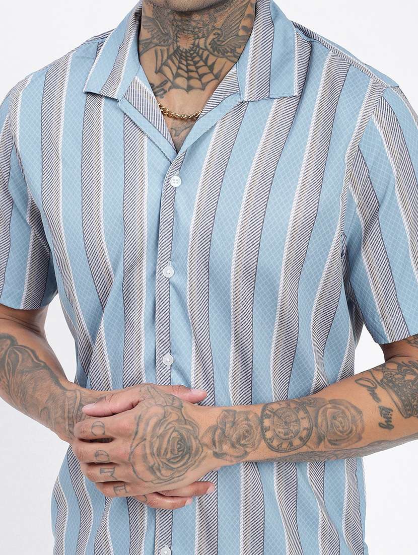 men short sleeves striped casual shirt - 21597481 -  Standard Image - 5