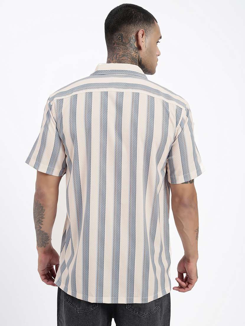 men short sleeves striped casual shirt - 21597484 -  Standard Image - 3