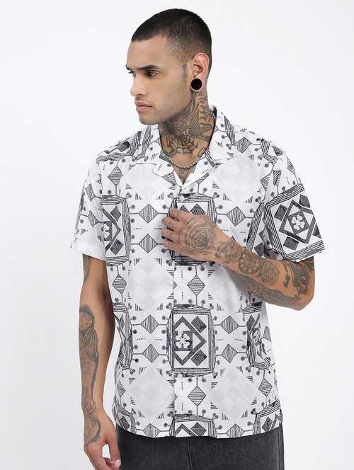 men short sleeves printed casual shirt - 21597496 -  Standard Image - 0