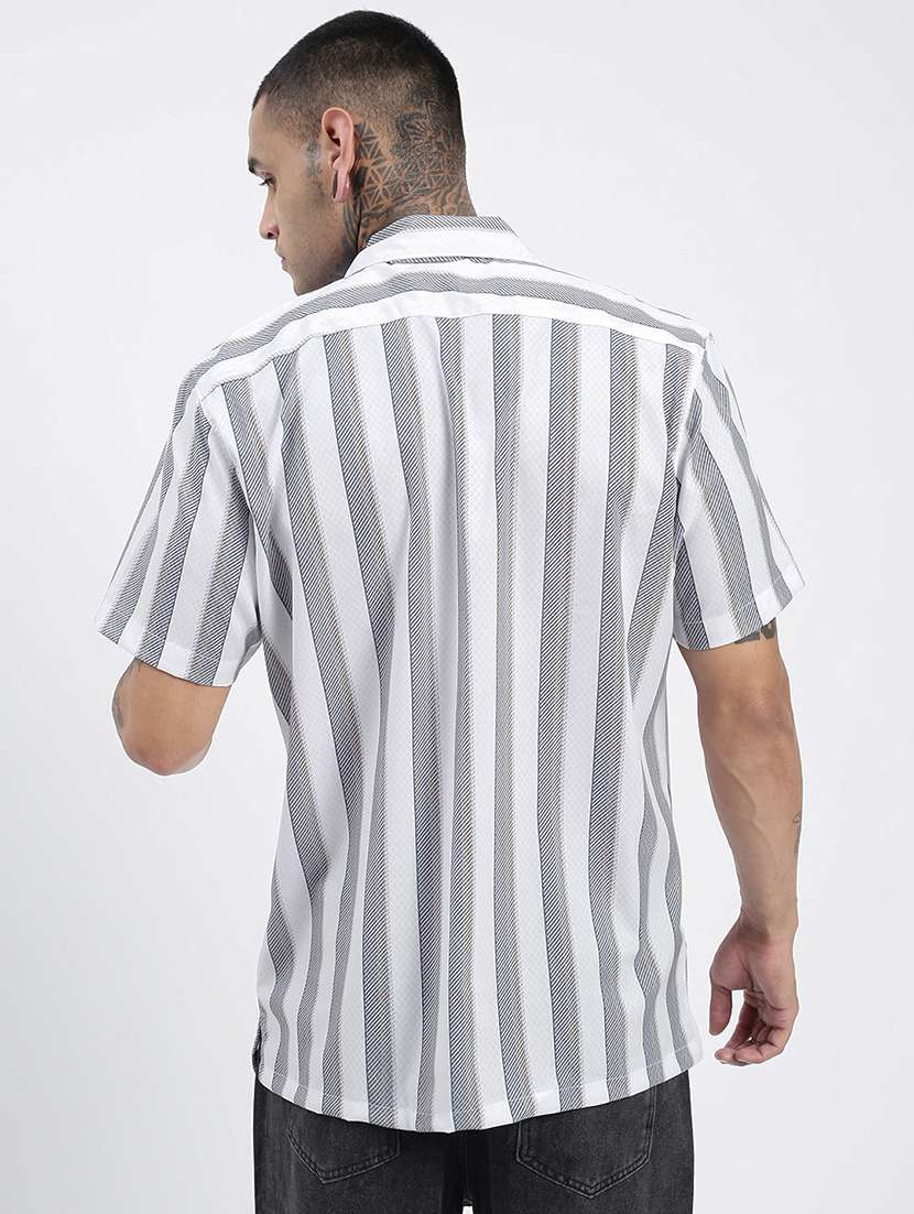 men short sleeves striped casual shirt - 21597497 -  Standard Image - 3