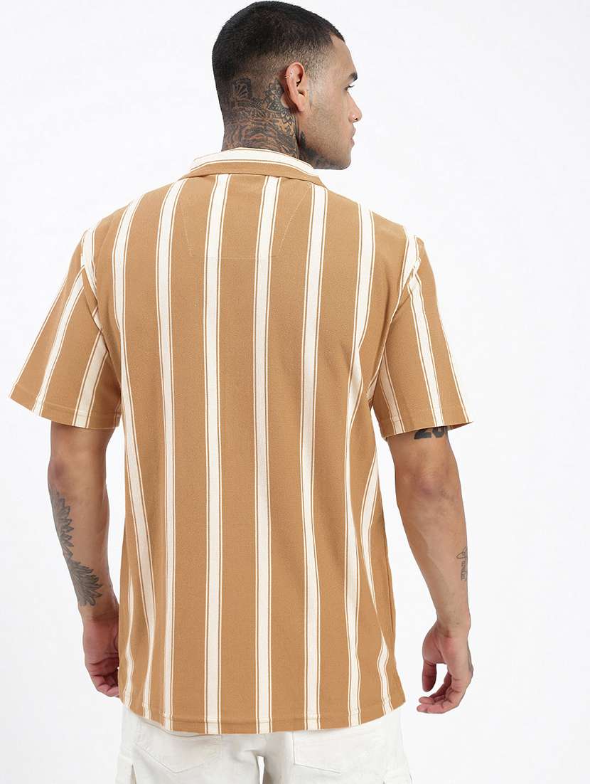 men short sleeves striped casual shirt - 21597508 -  Standard Image - 3