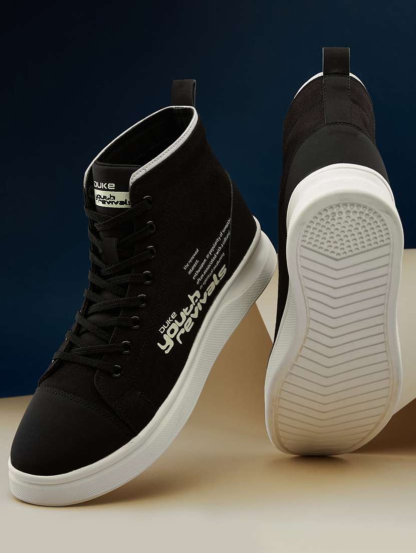 men black lace up sneaker