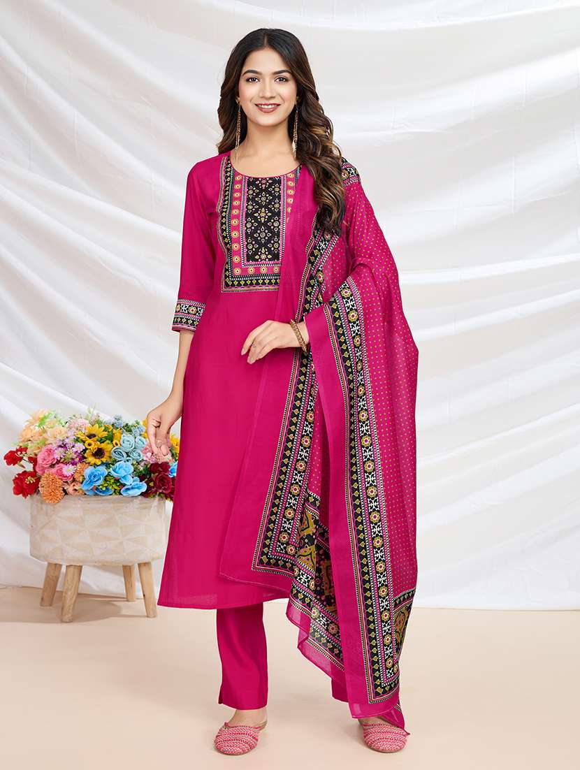 women three quarter sleeve kurta pant with dupatta set
