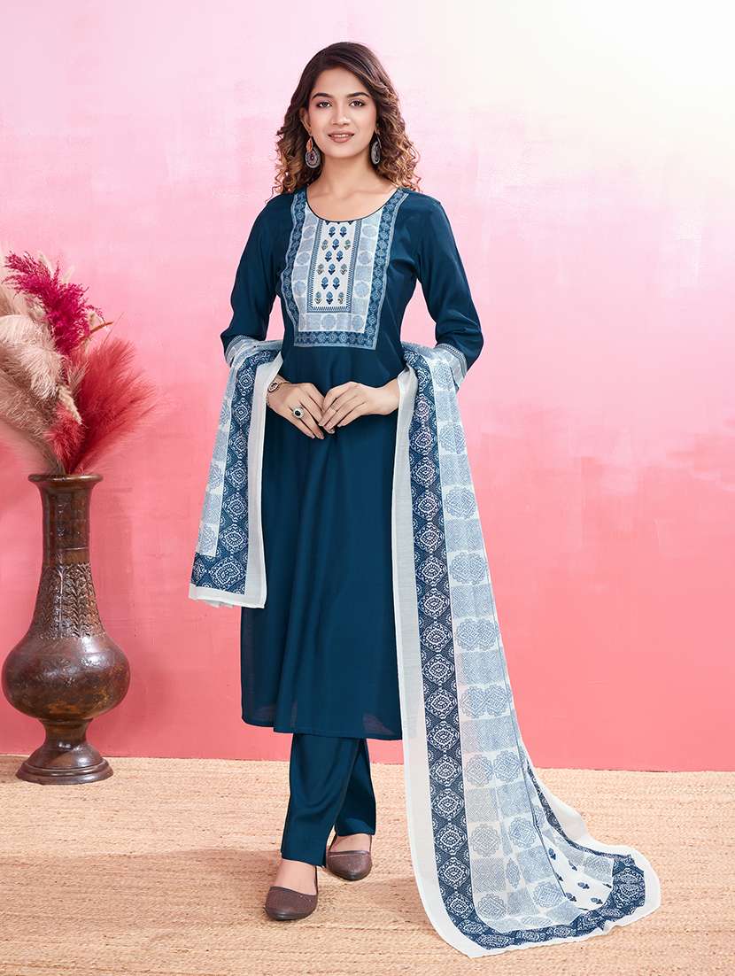 women three quarter sleeve kurta pant with dupatta set