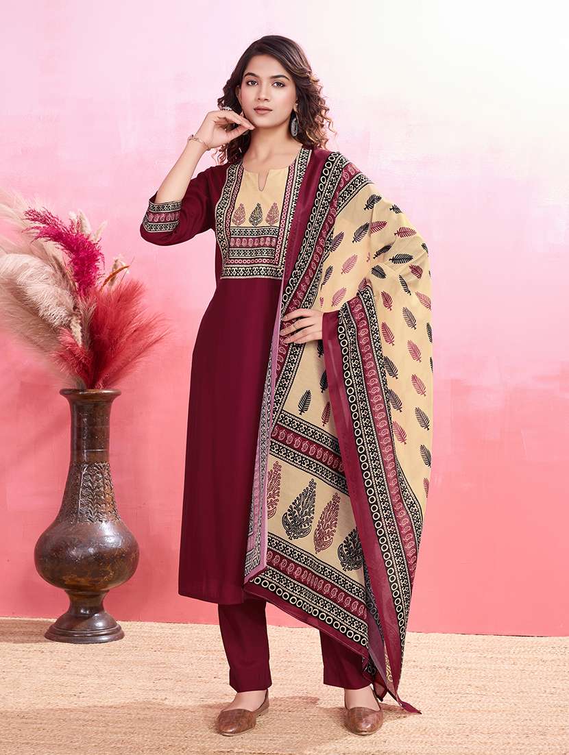 women three quarter sleeve kurta pant with dupatta set - 21598001 - Zoom Image - 0