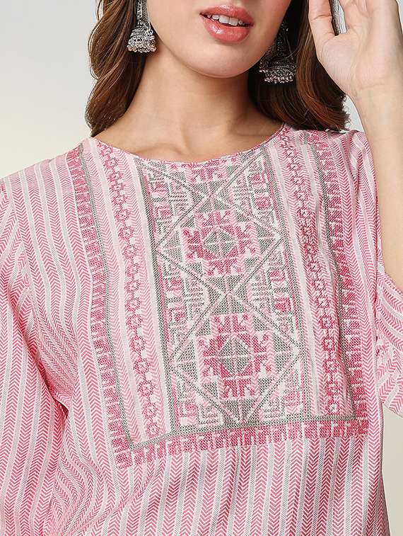 women pink chevron printed straight kurta - 21598062 - Standard Image - 5