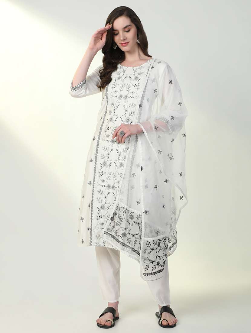 women embroidered kurta pant set with dupatta - 21598135 -  Standard Image - 5