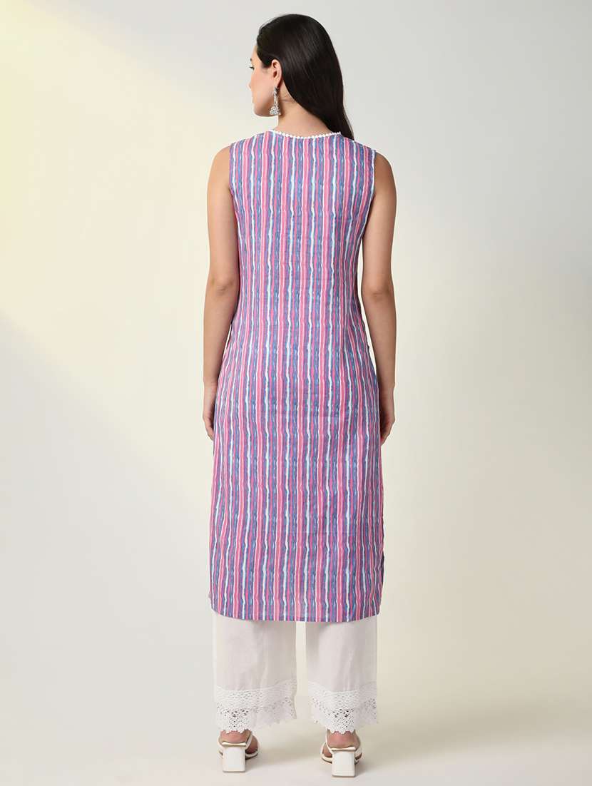 women printed v neck kurta pant set - 21598137 -  Standard Image - 3