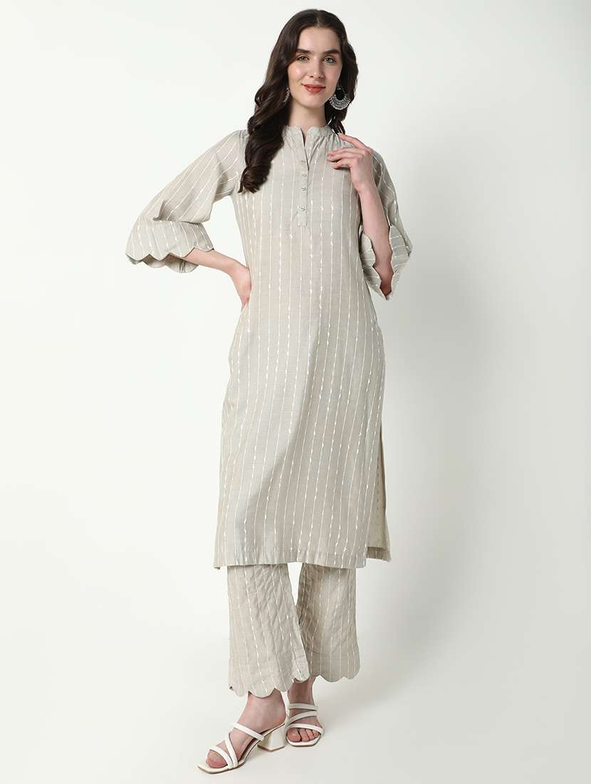 women embroidered mandarin neck kurta pant set