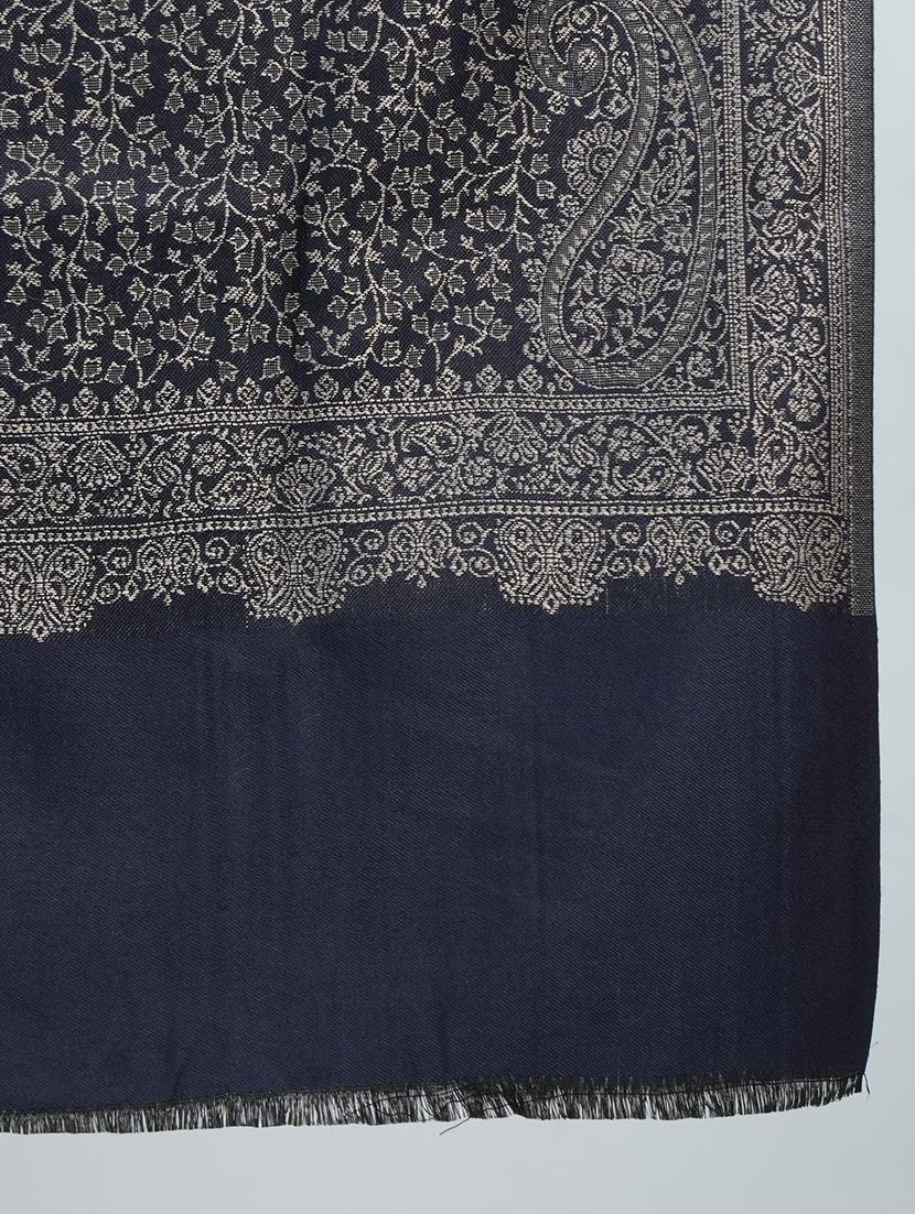 elegant men's shawl with intricatev traditional patterns - 21598648 - Standard Image - 3