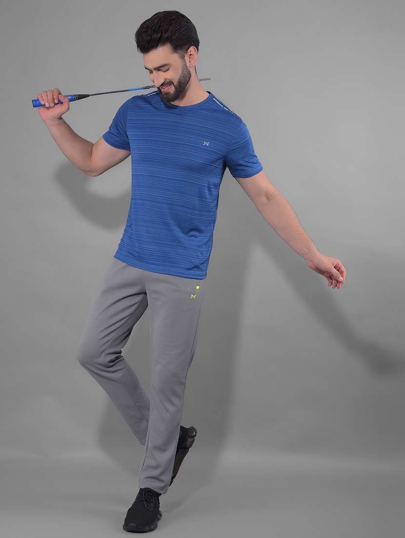 men round neck plain sports t-shirt - 21601374 -  Standard Image - 3