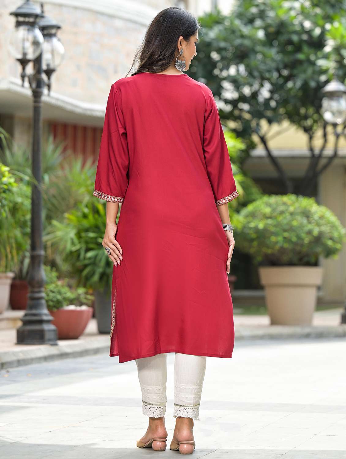 women embroidered three quarter sleeves straight kurta - 21606771 -  Standard Image - 3