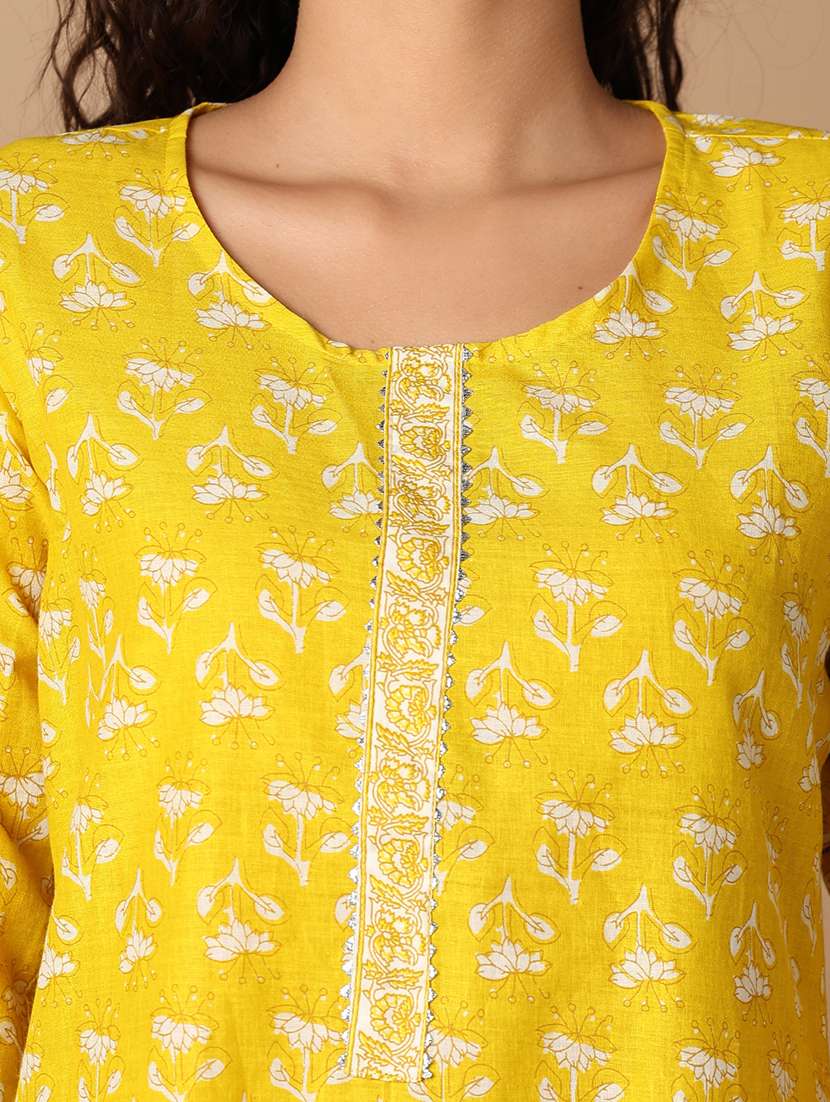 women floral three quarter sleeves straight kurta - 21608237 -  Standard Image - 5