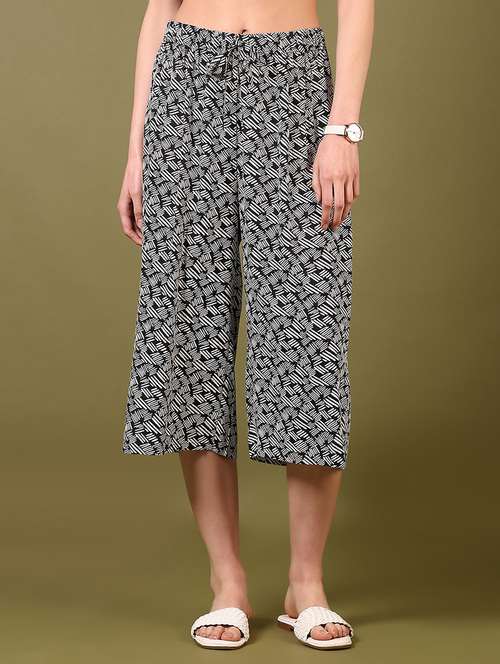 women printed mid rise capri - 21609036 -  Standard Image - 0