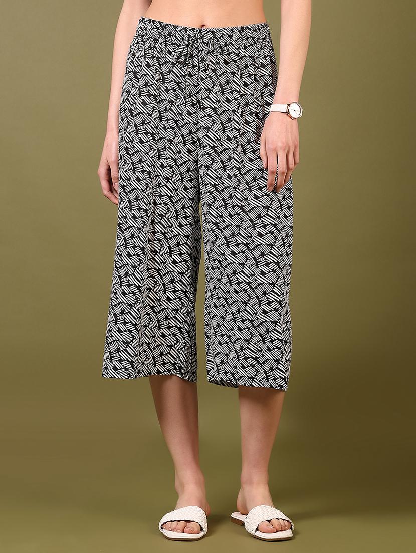 women printed mid rise capri - 21609036 -  Zoom Image - 0