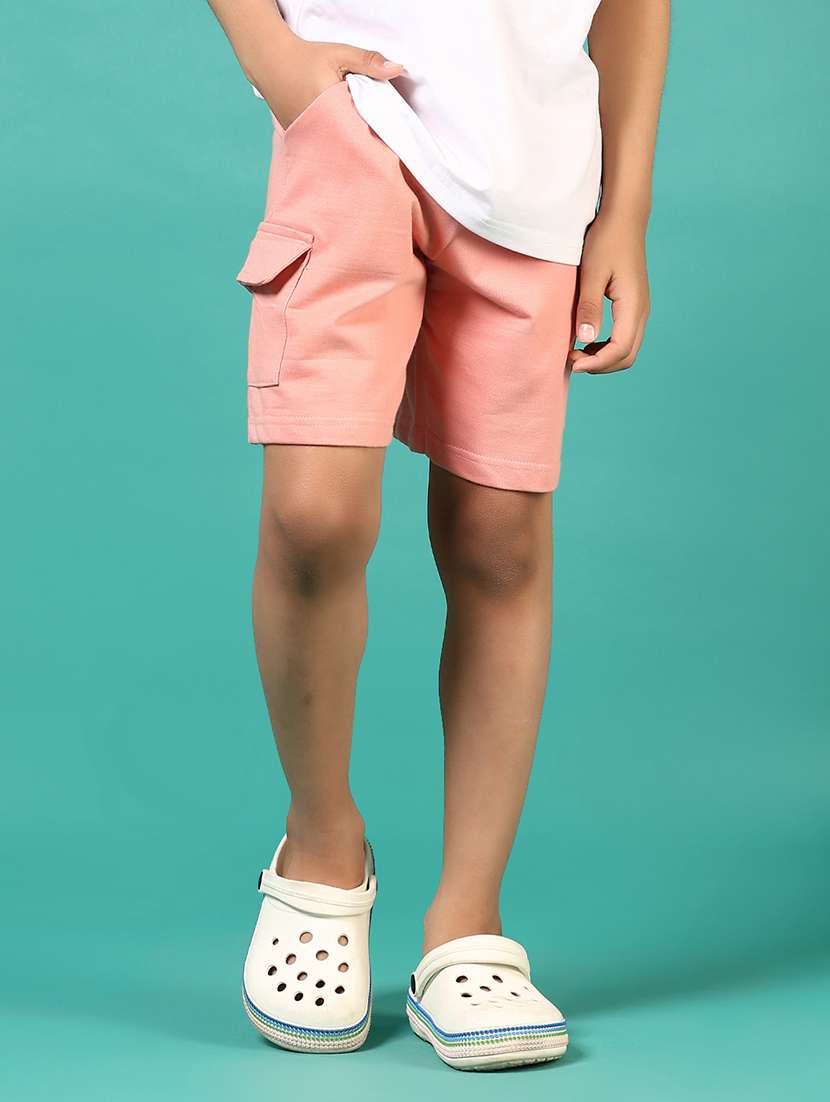 boys solid mid rise regular fit cargo shorts 