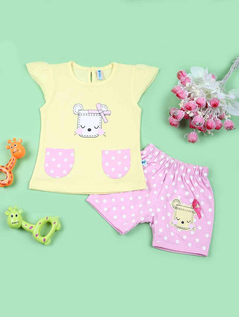 girls printed t-shirt & shorts casual wear sets - 21609731 - Zoom Image - 0