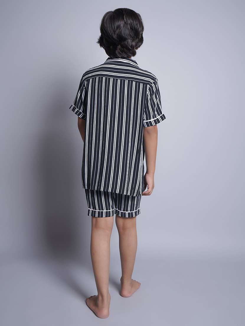 boys printed shorts nightwear set - 21613305 -  Standard Image - 3