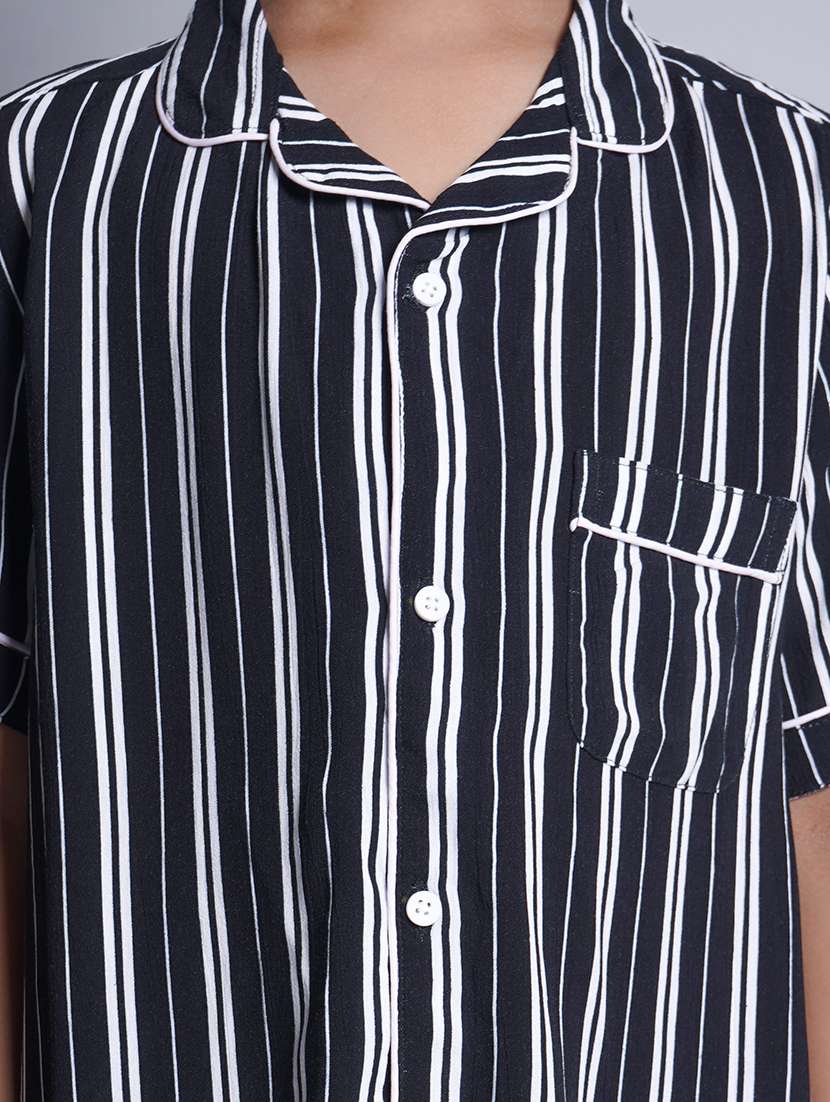 boys printed shorts nightwear set - 21613305 -  Standard Image - 5