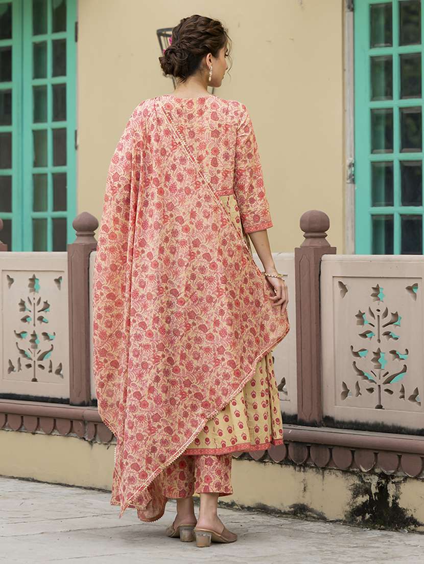 women three quarter sleeve kurta pant with dupatta set - 21613426 -  Standard Image - 3