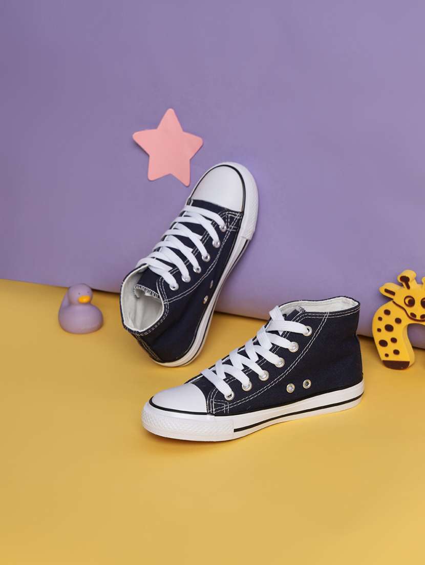 unisex solid lace up canvas sneakers