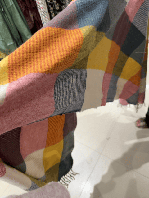 assorted polyester stole - 21618673 -  Zoom Image - 0