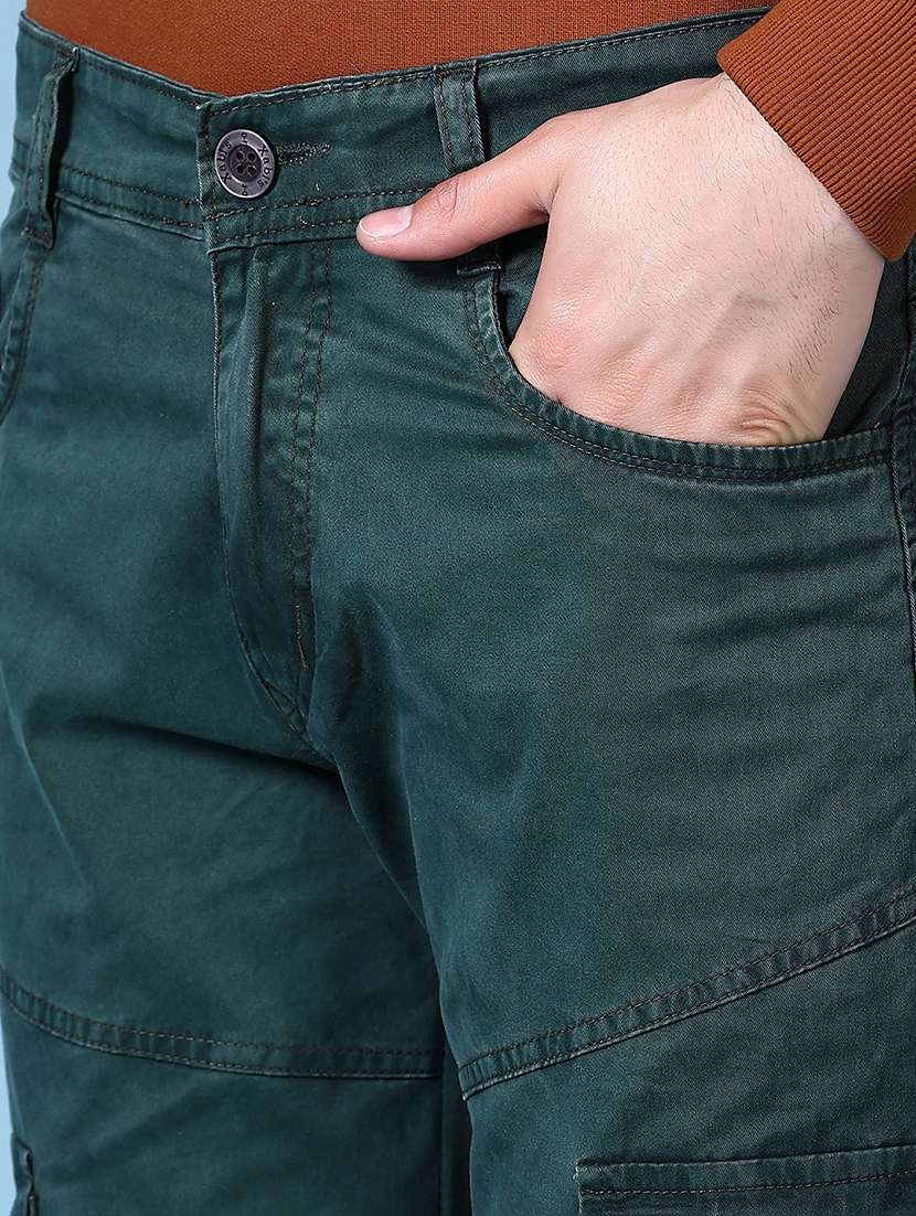 men solid mid rise regular fit cargo  - 21618786 -  Standard Image - 5
