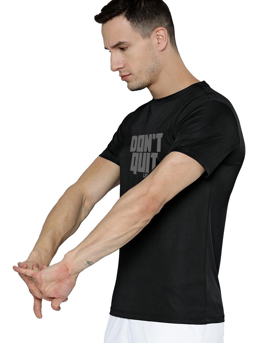 men round neck chest printed t-shirt - 21621800 -  Zoom Image - 0