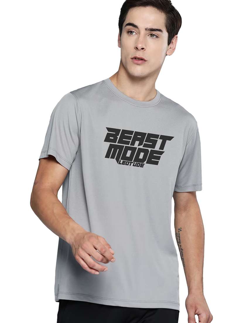 men round neck chest printed t-shirt