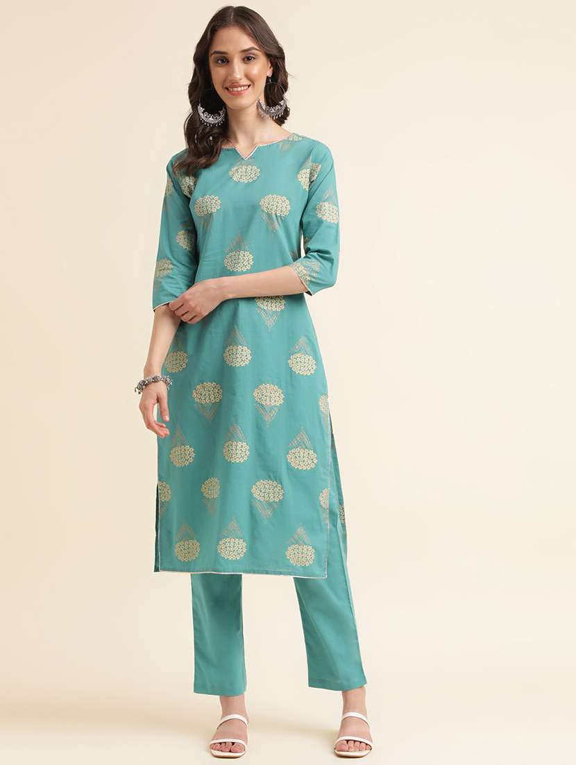 women printed three quarter sleeve kurta pant set