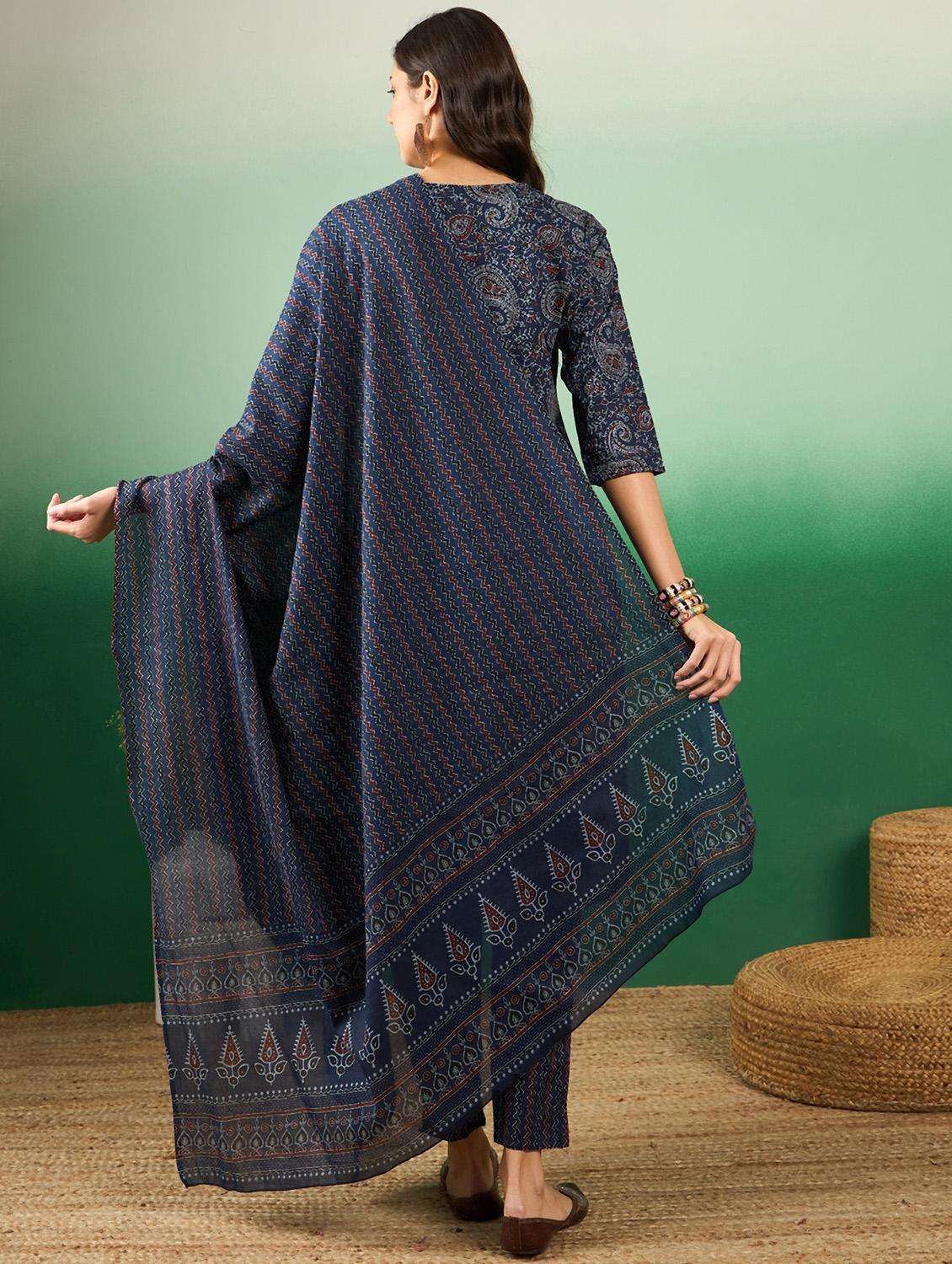 women three quarter sleeve kurta pant with dupatta set - 21622499 -  Standard Image - 3