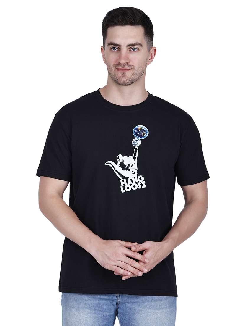 men black graphic round neck regular fit t-shirt