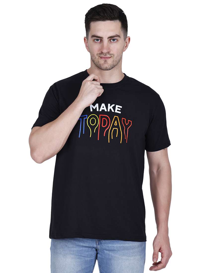 men black typographic round neck regular fit t-shirt
