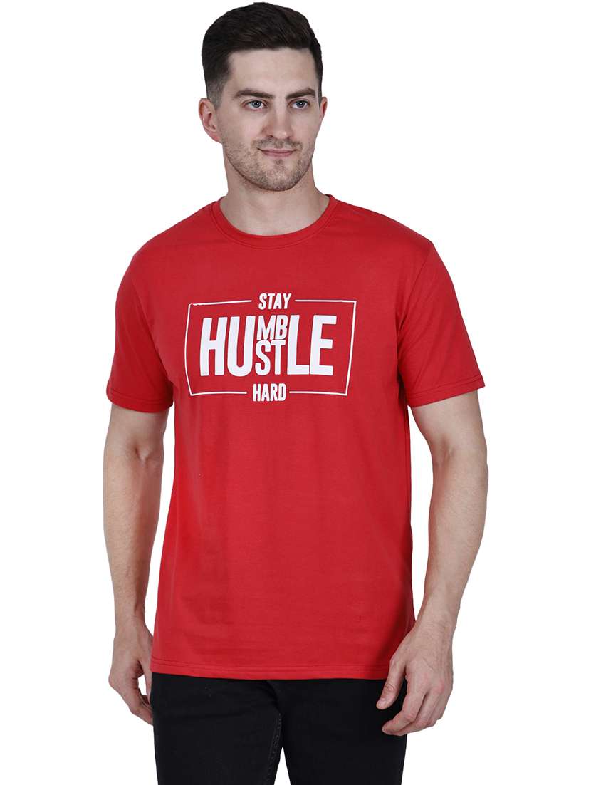 men red typographic round neck regular fit t-shirt