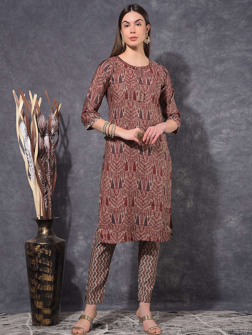 women printed three quarter sleeve kurta pant set