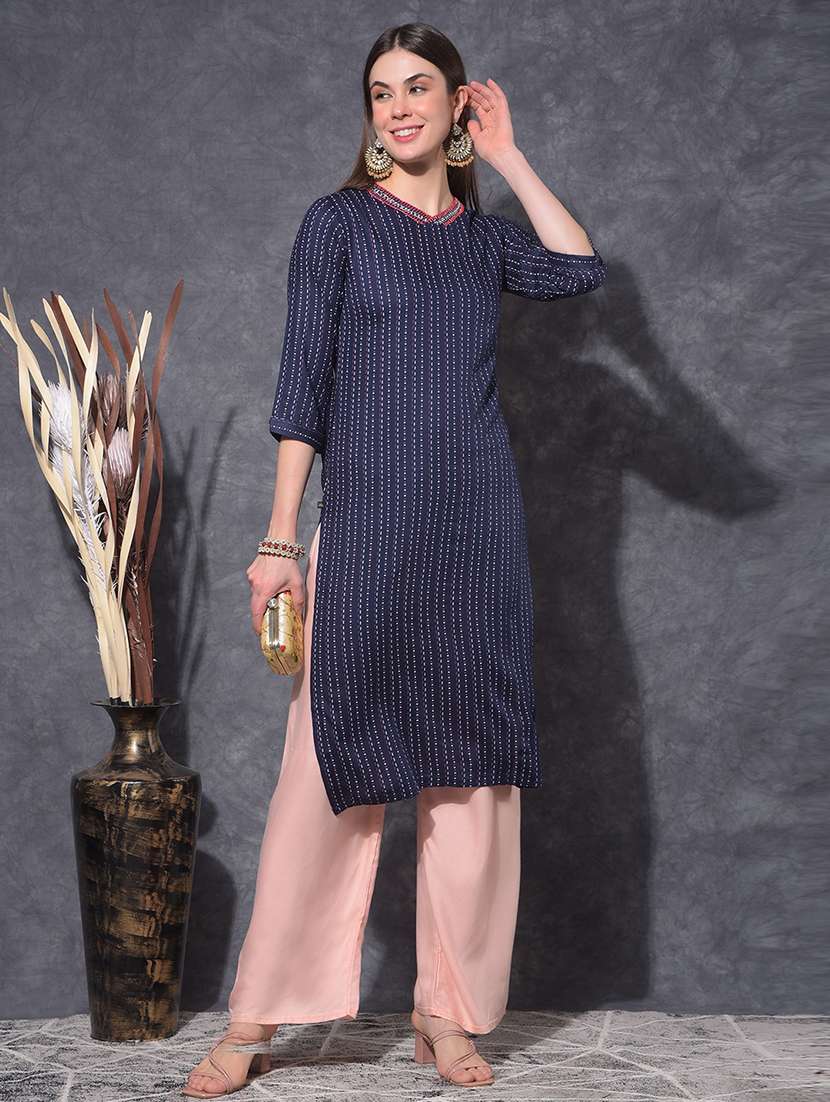 women printed three quarter sleeve staight kurta