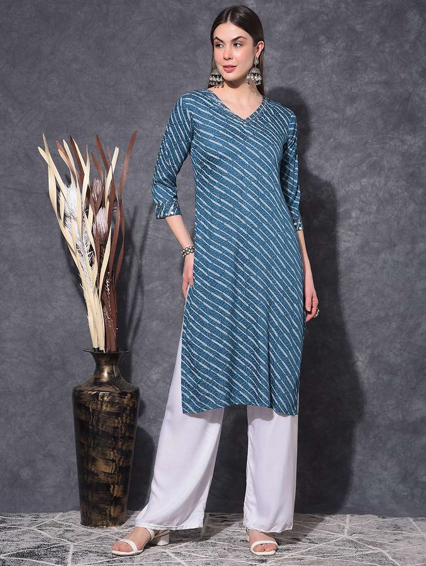 women printed three quarter sleeve straight kurta