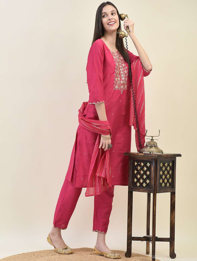 women three quarter sleeve kurta pant with dupatta set - 21629653 -  Zoom Image - 0