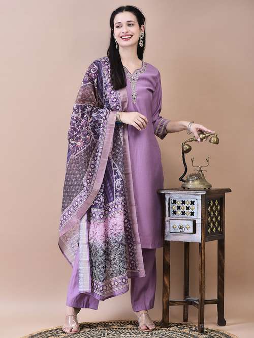 Women Three Quarter Sleeve Kurta Pant With Dupatta Set