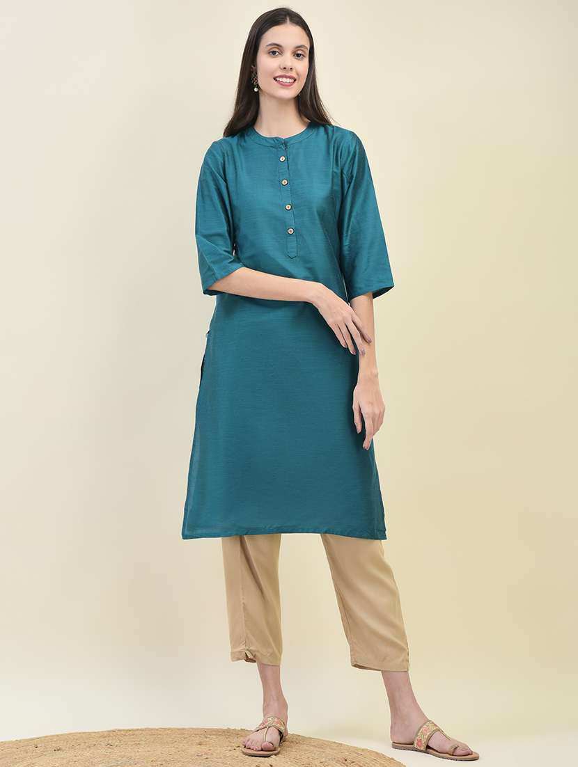 women solid three quarter sleeve straight kurta