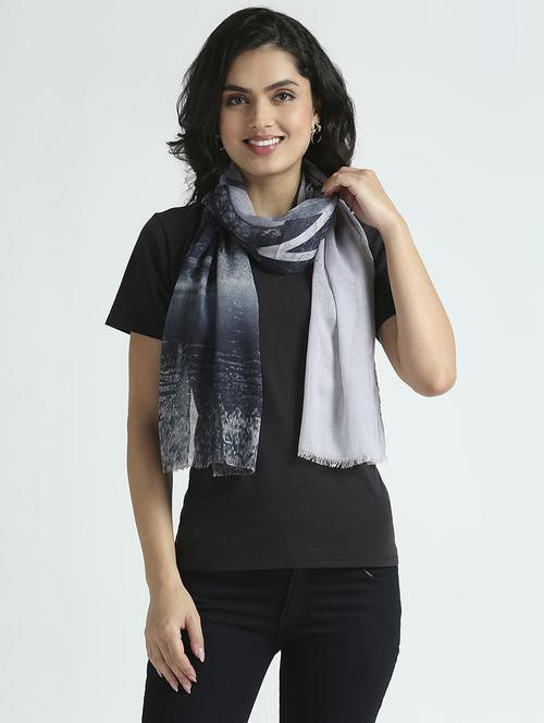 women printed everyday wrap scarf - 21631564 - Standard Image - 0