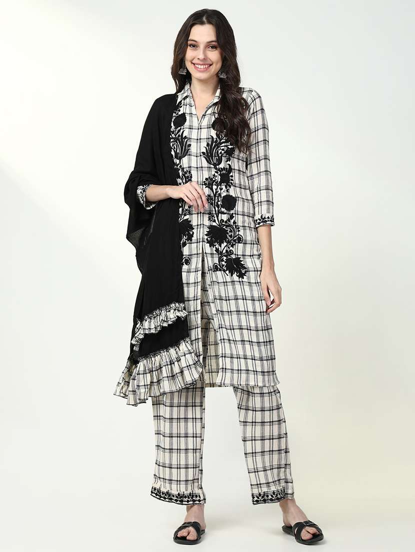 women three quarter sleeve kurta pant with dupatta set