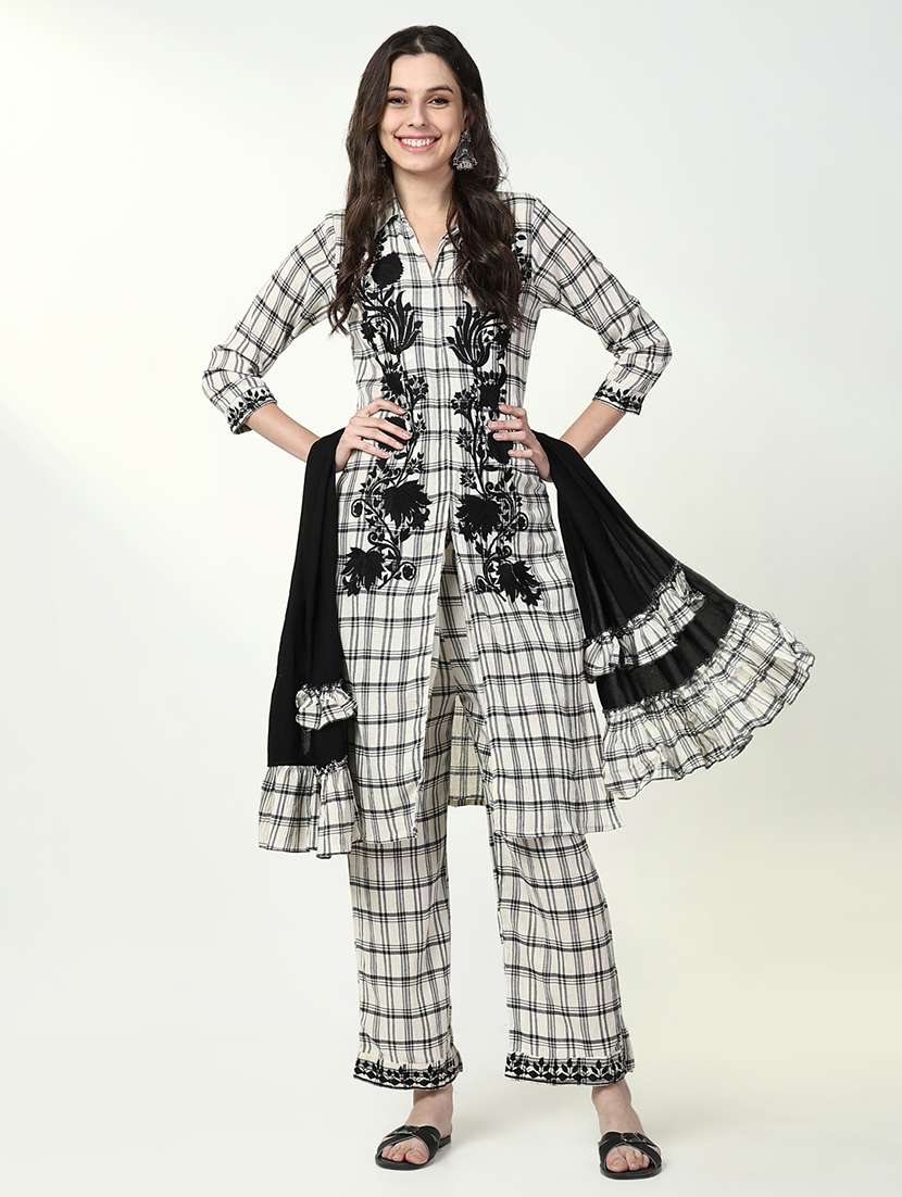 women three quarter sleeve kurta pant with dupatta set - 21632706 -  Standard Image - 3