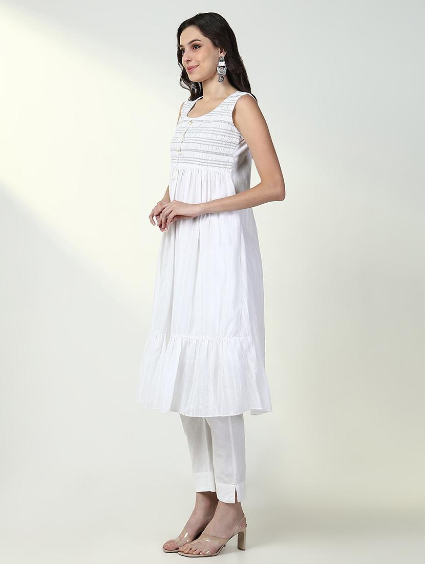 women solid sleeveles embroidered layered kurta - 21632723 - Standard Image - 3