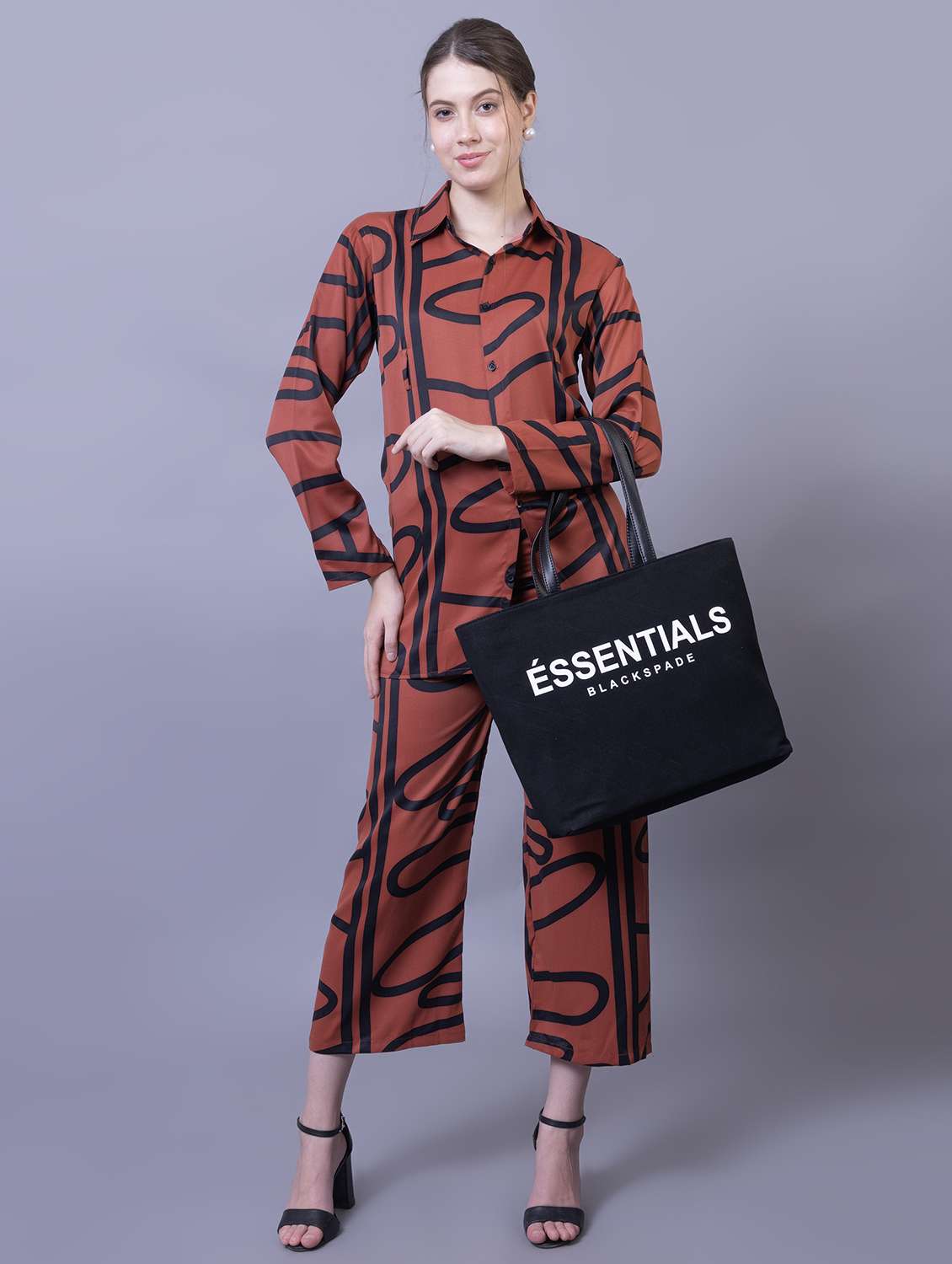 women typography structured tote - 21634690 -  Standard Image - 5