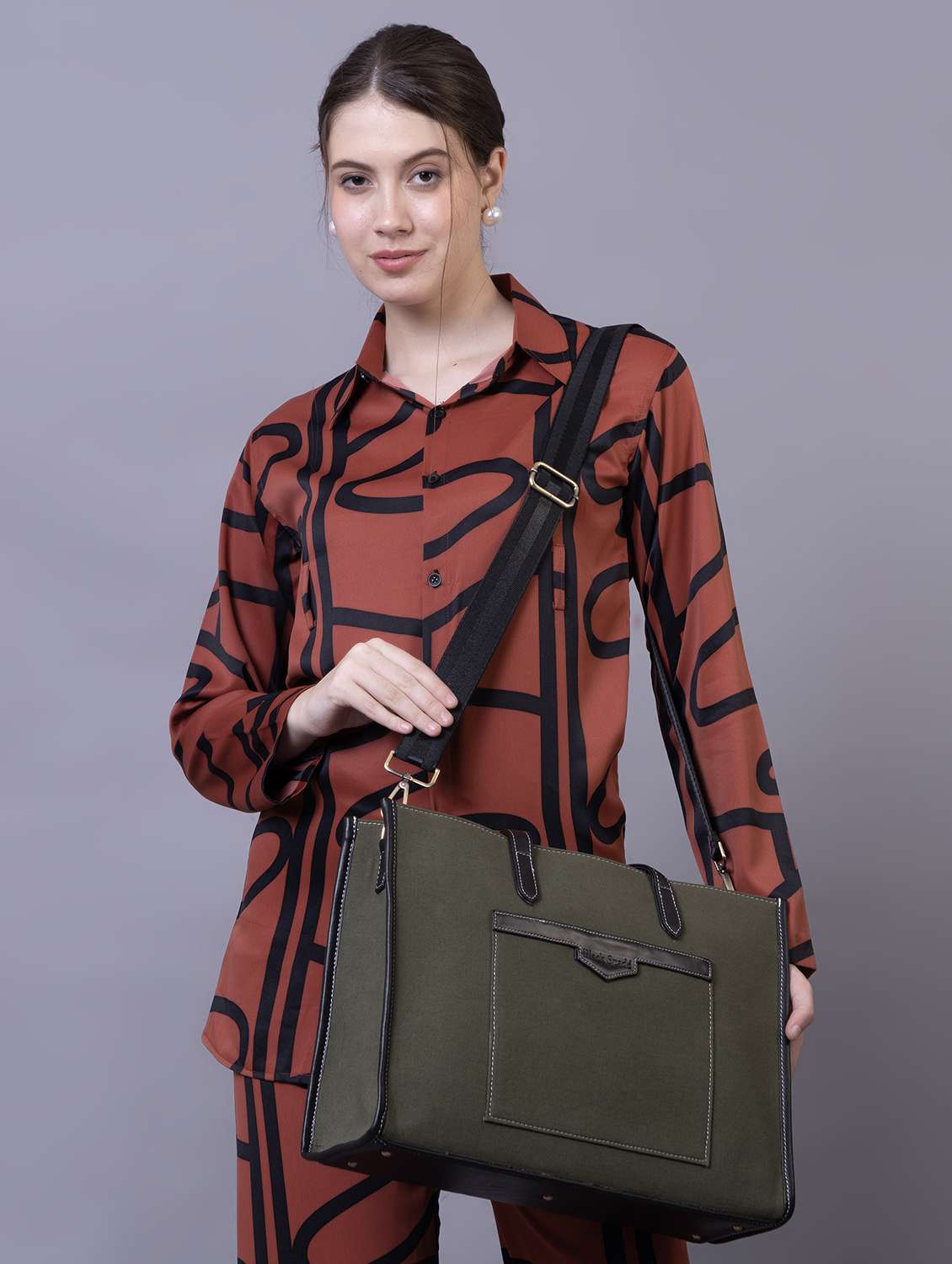 women green leatherette (pu) structured tote - 21634699 -  Standard Image - 5